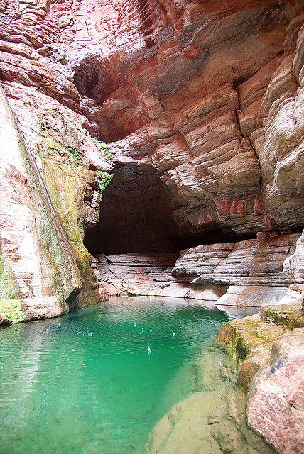 Whispering Falls turqoise pool in Grand Canyon National Park, Arizona, USA (by Al_HikesAZ).