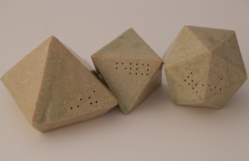 geometry / ceramic (raku, copper red oxidation), 2014.