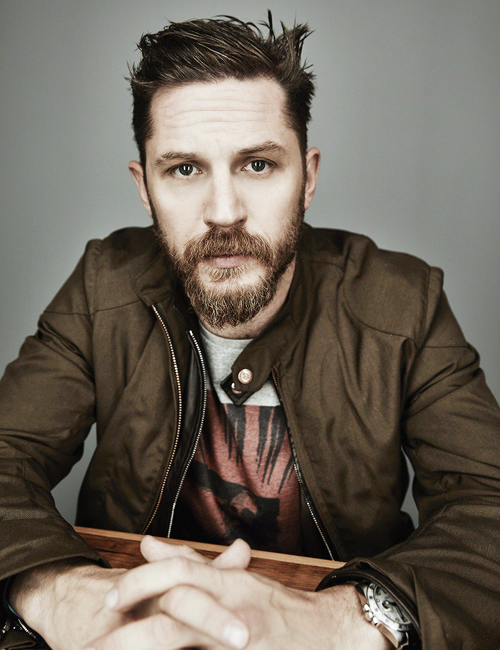 mcavoys:    Tom Hardy of ‘Legend’ poses porn pictures