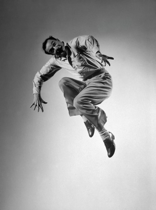 by Gjon Mili (1904-1984)Gene Kelly