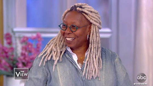 fuckyeahsirpatrickstewart: Patrick Stewart Invites Whoopi Goldberg to Return to ‘Star Trek’