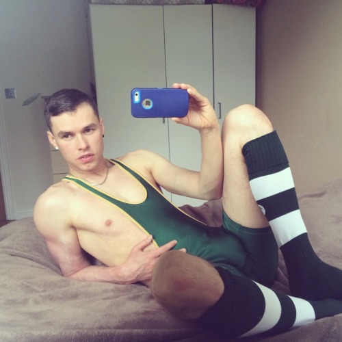 supadupaflys:  Love my N2N Green singlet .Thx to collegejocksuk 😘😘