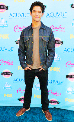 tinashkachingwe:  The Cast of “Teen Wolf” at the 2013 Teen Choice Awards Red