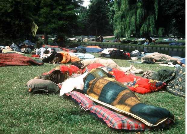 hatehipsterslovehippies:Sleeping hippies Amsterdam