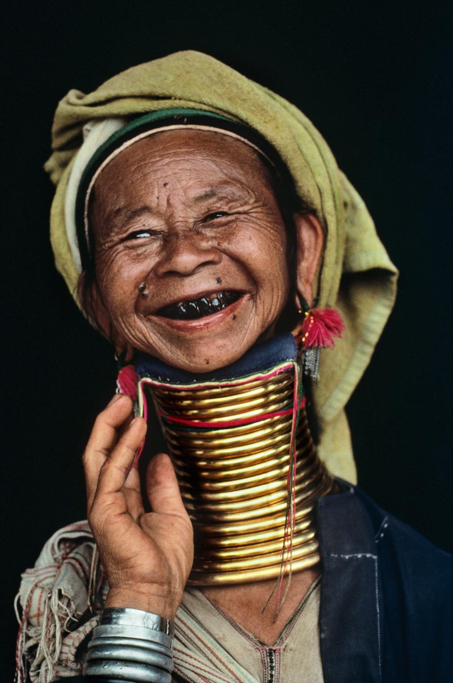chakrabot:  falld0wnnevergetbackupagain:  -The Universal Language (steve mccurry)