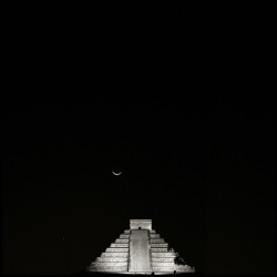 neomexicanismos:La Luna y El Castillo.