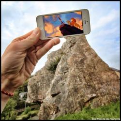 pleatedjeans:  Photographer Perfectly Places iPhone Photos (28 Pics)   Lol Thor