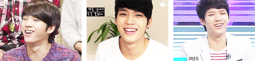 namusoos: the way his shoulders shake when he laughs ;_; 