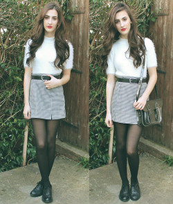 fashion-tights:  Dogtooth (by Katie Z)