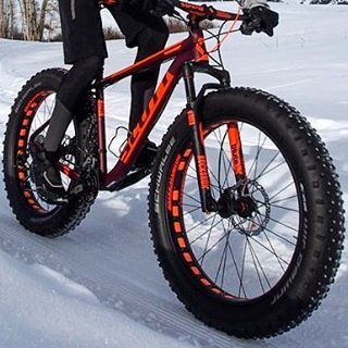 flattireco: We’ve got one @scott-sports #biged #fatbike left, size medium. On sale now for this holi