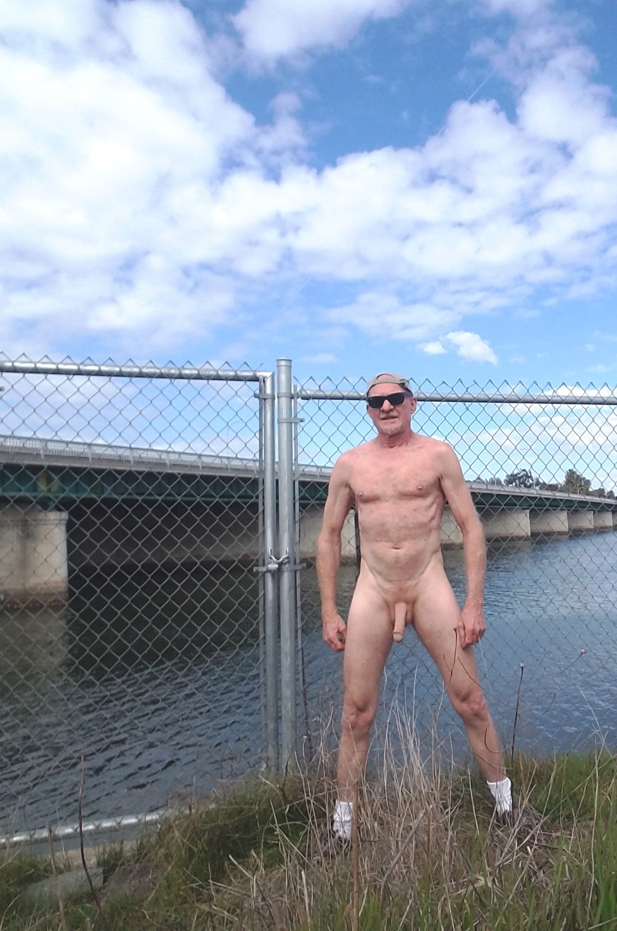 jaybee1959:  Nakedness break