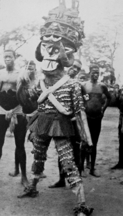 Agaba mask, early 20th century. Agaba, or Mgbedike, symbolises the warrior tradition. The performanc