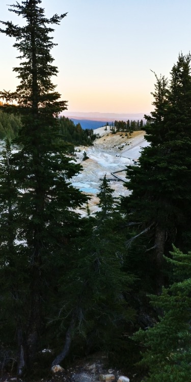 Bumpass hell in Lassen national Park, California is a sulfuric death smelling place of geothermic ac