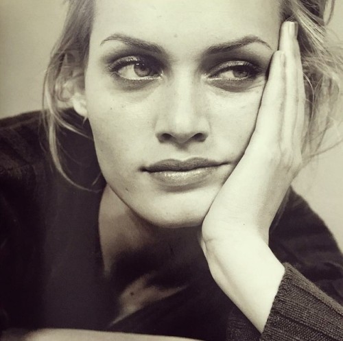 jinxproof:Amber Valletta | ph. Juergen Teller