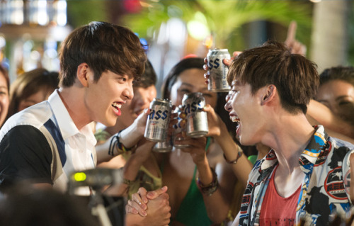 gilbakk: [Part.1] Lee Jong Suk＆Kim Woo Bin - BEER「Cass Fresh」website gallery! Source: http://www.ca