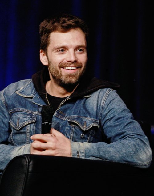 fuckevans: Sebastian Stan @ Wizard World May 19, 2018