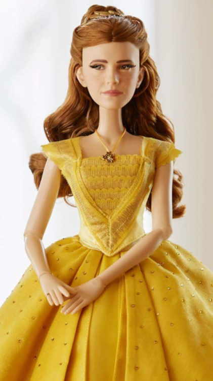 capacity: nowhites: oak23: cheshiretiffy: disneylimitededitiondolls: Close-ups of the new Belle doll