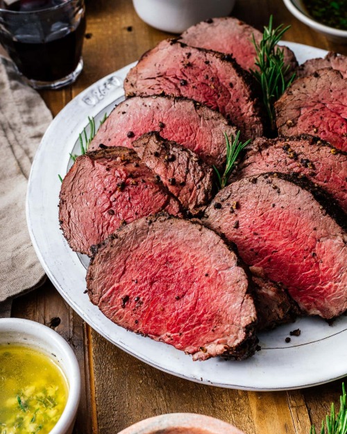 daily-deliciousness: Beef tenderloin (with a giant sauce board)