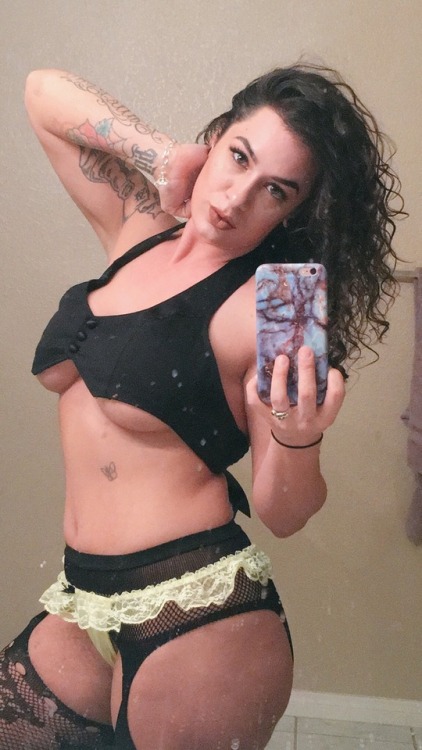 pussyconnoisseur6996:  Busty Freak 
