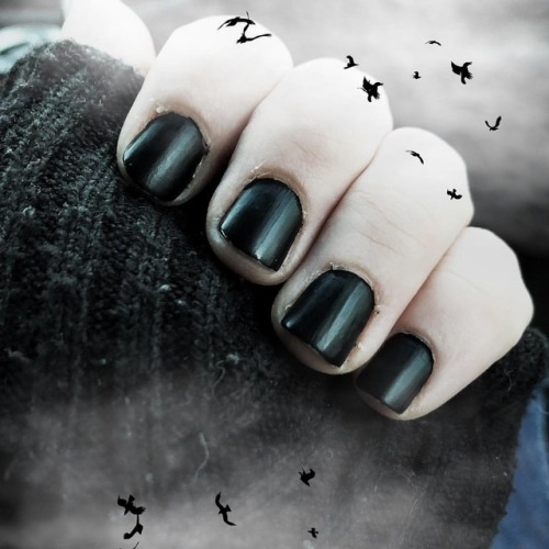 Velvet black matte nails #goth  www.instagram.com/p/Bsgrixan6Op/?utm_source=ig_tumblr_share&