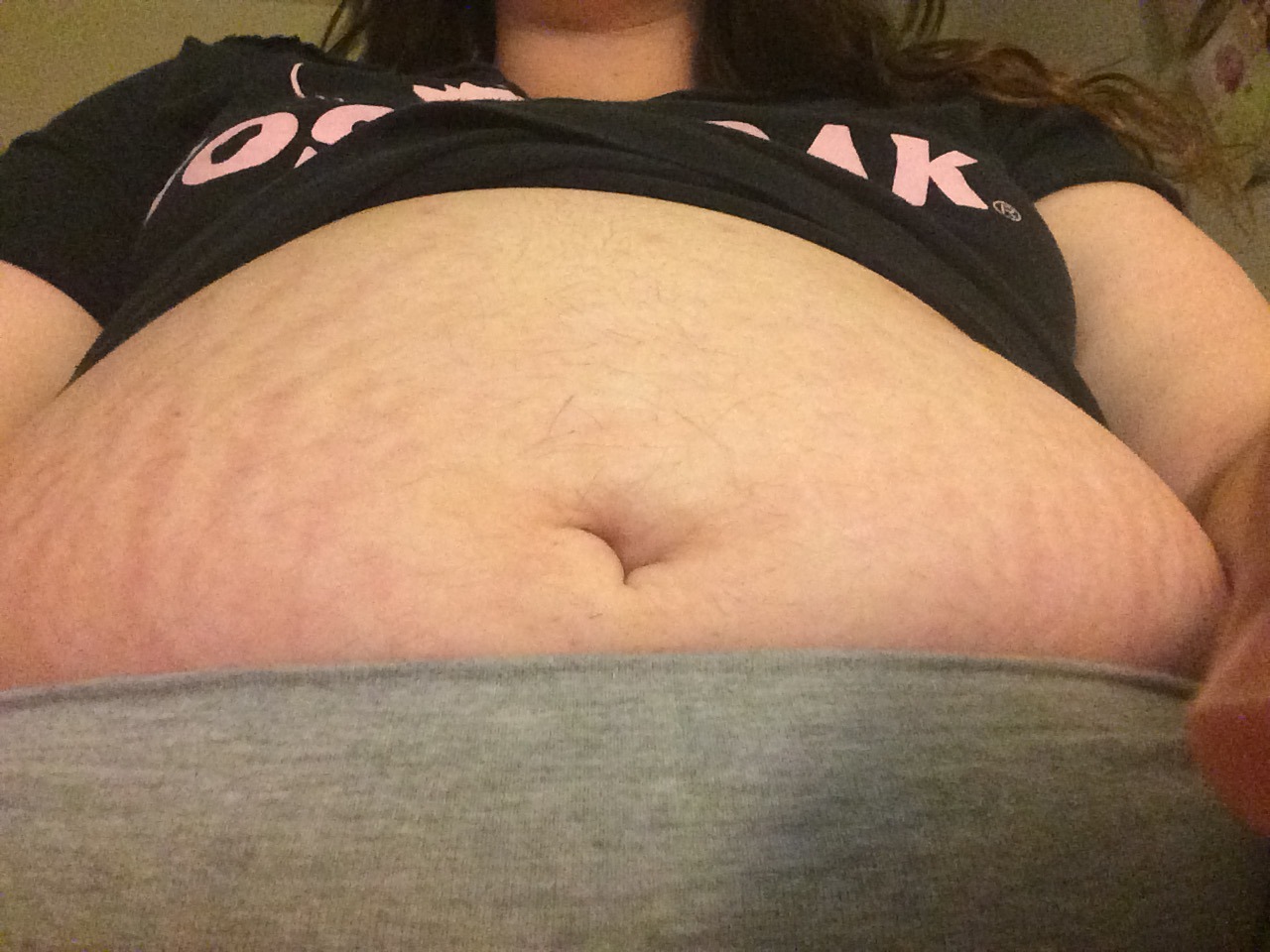 biggirlsarecuter: stonedsummer7:  This cute little belly button can now be viewed