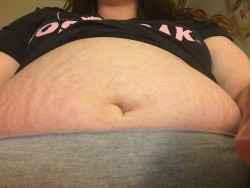 Biggirlsarecuter: Stonedsummer7:  This Cute Little Belly Button Can Now Be Viewed