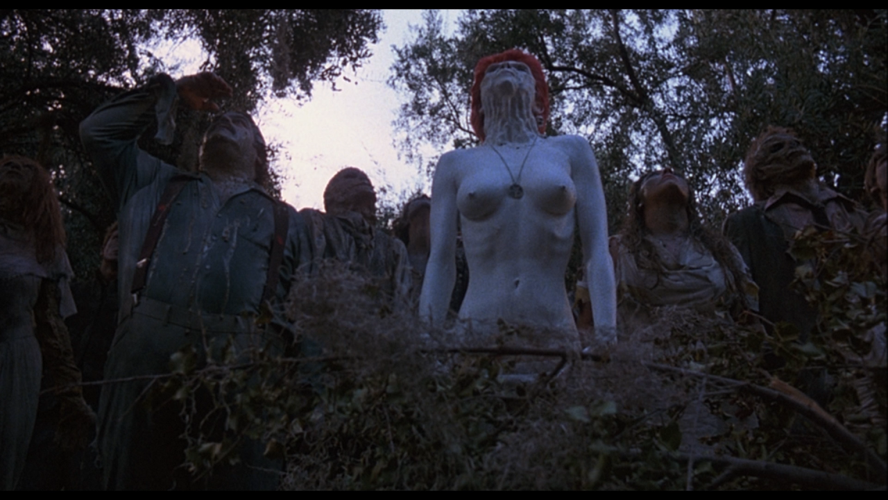 skurvykurr:  txcooksawyer:  THE RETURN OF THE LIVING DEAD 1985  And the award for