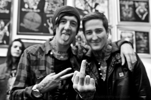 5weetsorrow:  Sad/Bands/B&amp;W blog 