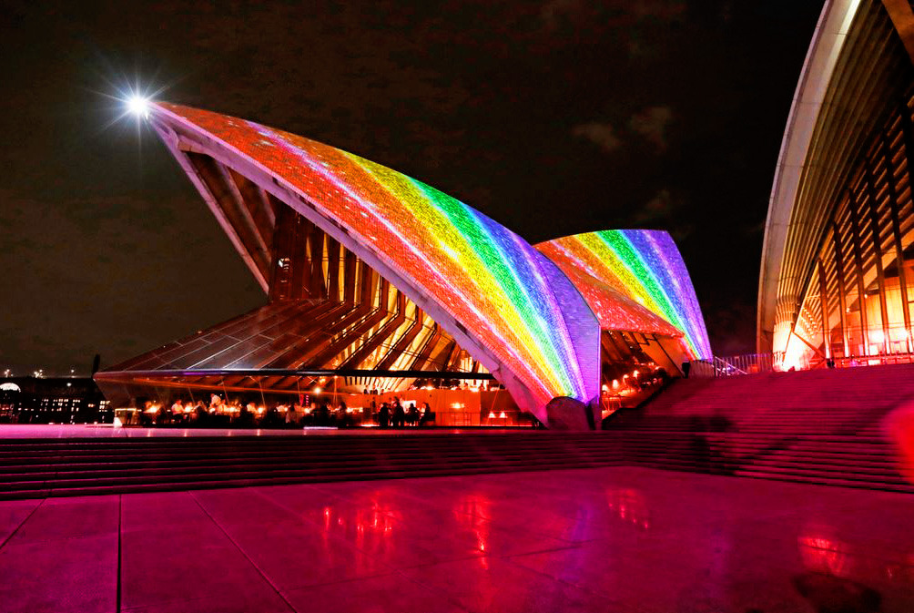 suite-dee-reynolds:  The sails of the Sydney Opera House will be lit this evening