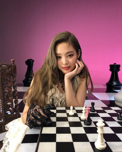 blackpinkofficial:[IG] 180622 jennierubyjane: Do you want to play a game?