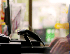 tremblelittlelioncas:  Cas + hands // 9.06 