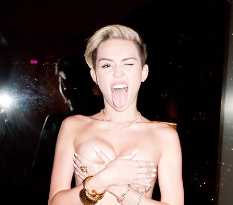 acityoffools:  that time i thought i was miley