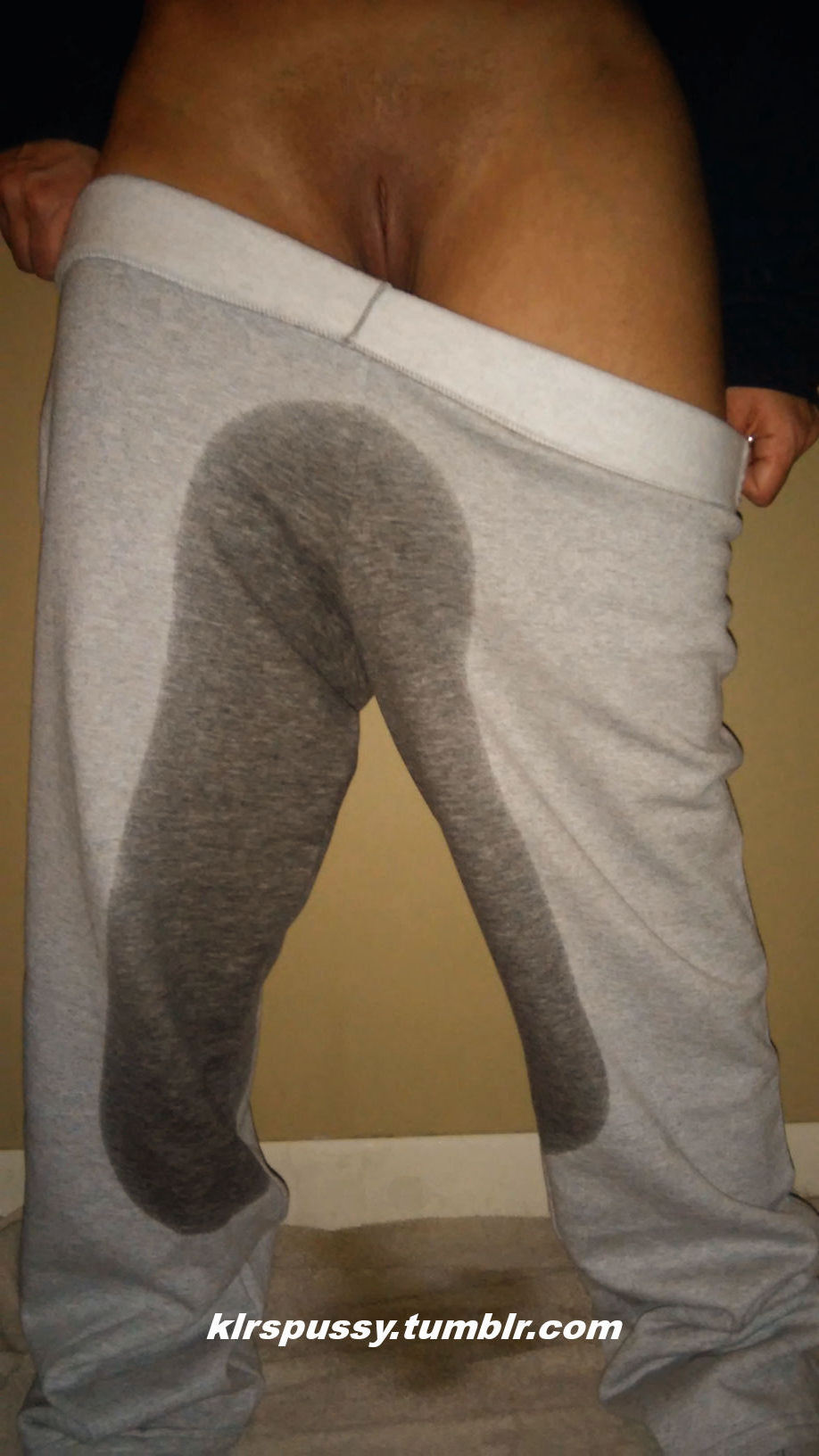 klrspussy:**Special request!  Wetting those grey sweats!  A screenshot of my wet