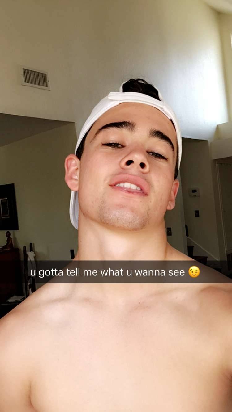 snapboysbaited:  DM if you would like me to bait someone for you((:
