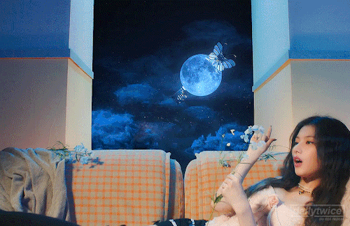 dailytwice:MOONLIGHT SUNRISE (2023) / SANA CUTcome with me, don’t think twice