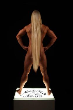 nudemuscle:  Nathalie Falk