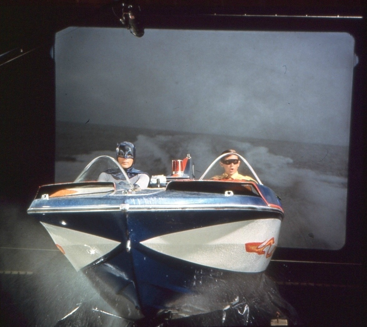 boomerstarkiller67:  Bat-Rear Projection 