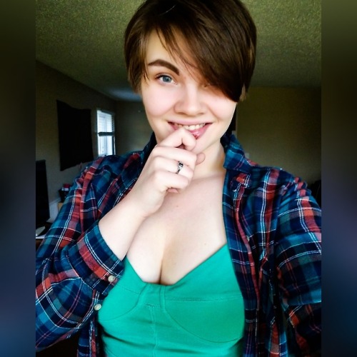 livingontheedge13: Guys I did it I’m 23 years old now and I now have a pixie cut ‍♀️