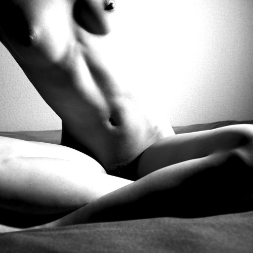 bedsandaltars:  self portraits [x]