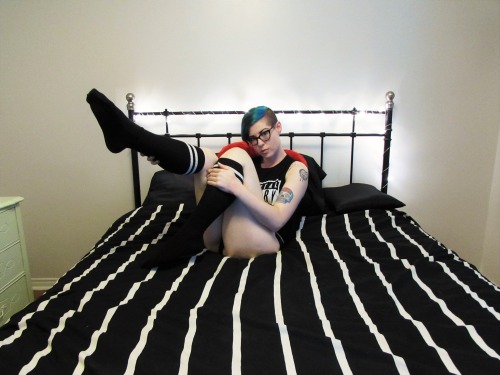 TheCatCadaver with knees up adult photos