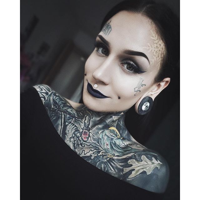 socialpsychopathblr:  Monami Frost