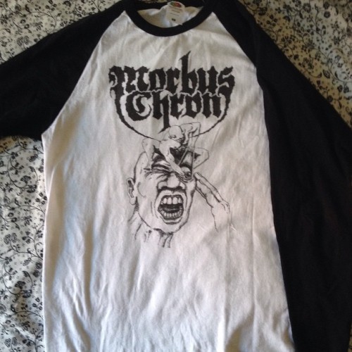 I’m selling my Morbus Chron longsleeve. Used like 2-3 times size M fruit of the loom Length fr