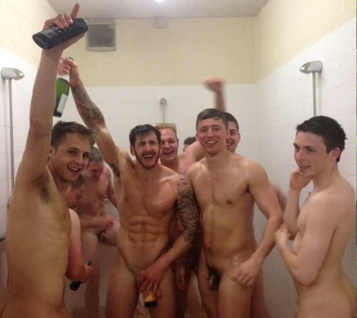 French rugby players shower