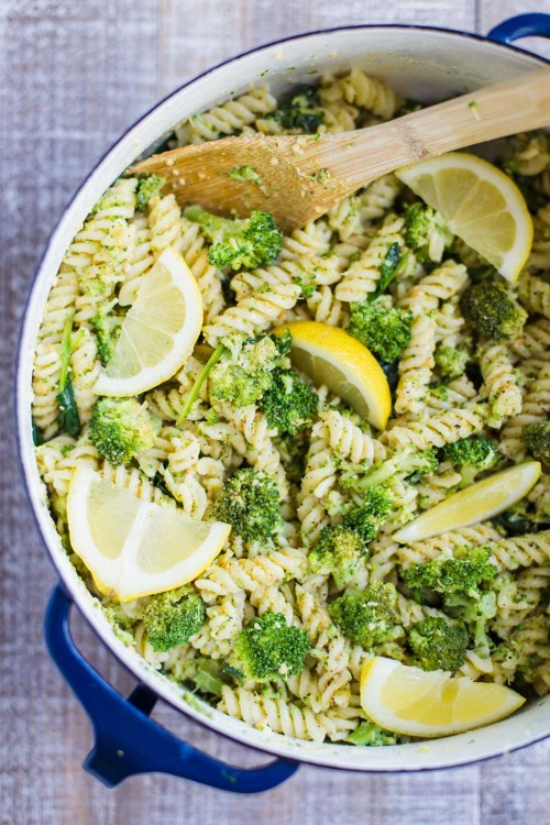 prettypasta:Vegan Lemon Broccoli Pasta Salad