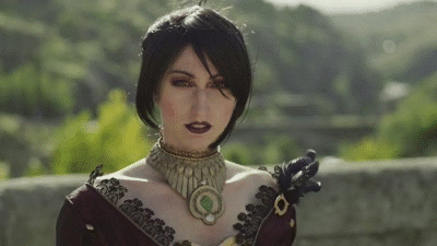 pigeonfoo:  theomeganerd:  Dragon Age Inquisition Morrigan Cosplay by Laura Sanchez (Nebulaluben) | Video