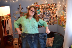 littlemissammyy:  separatinq:  separatinq:  first of all this isn’t the most flattering picture of me. second of all, these pants fit me 4 months ago. they are size 24 in womens, aka HUGE, and now I am down to a size 18 in just 4 months. yeah, i’m