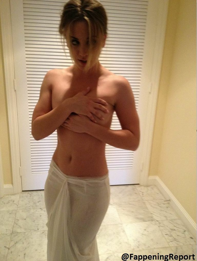 what-get-me-wet:  sheetninja:  Kaley Cuoco leaked nudes, so fine.       (What-get-me-wet