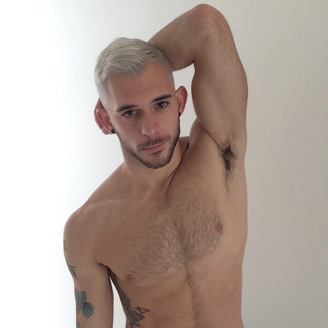 hunkopedia:  Follow Hunk’o’pedia for more hot guys! | Follow my personal blog!