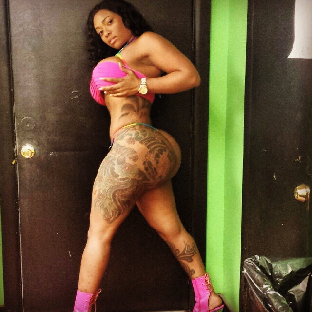 thicksexywomen:  akt4life:  Checkout the newest artist sign to MMG/ROC NATION/C.T.E
