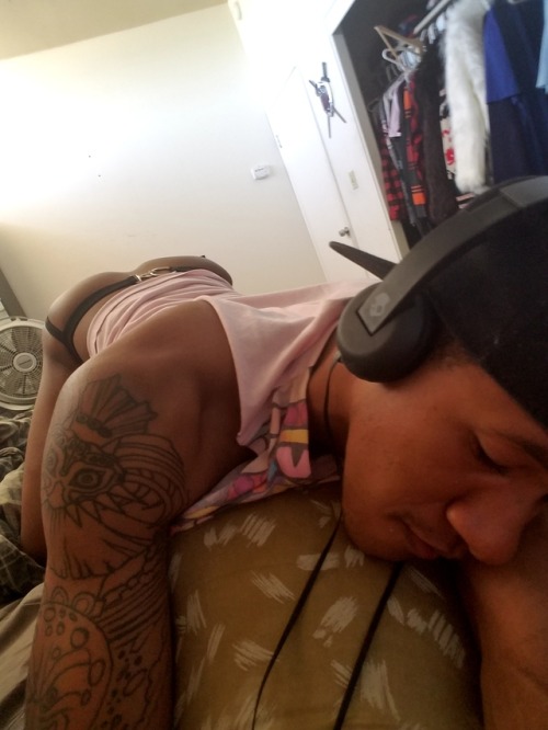 z0lanskie:  Lounging around~*